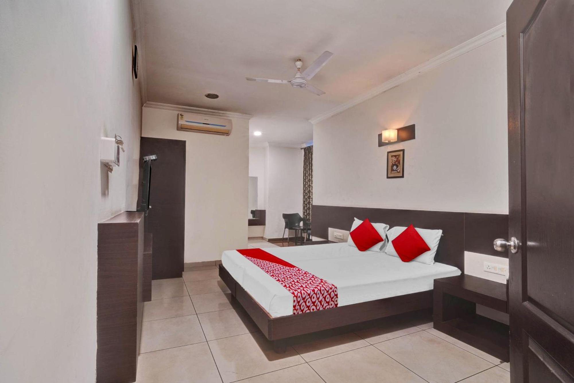 Hotel O Jk Inn Tiruppur Exteriör bild