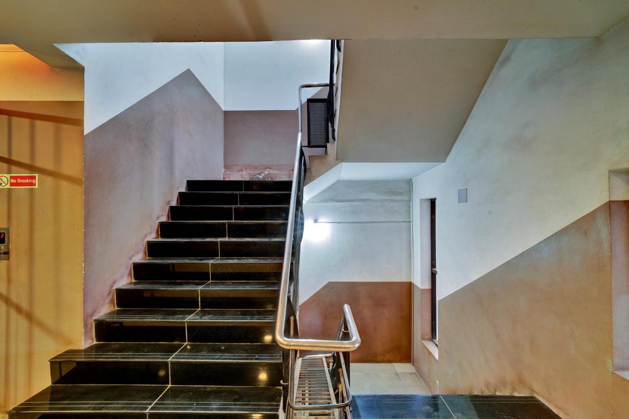 Hotel O Jk Inn Tiruppur Exteriör bild
