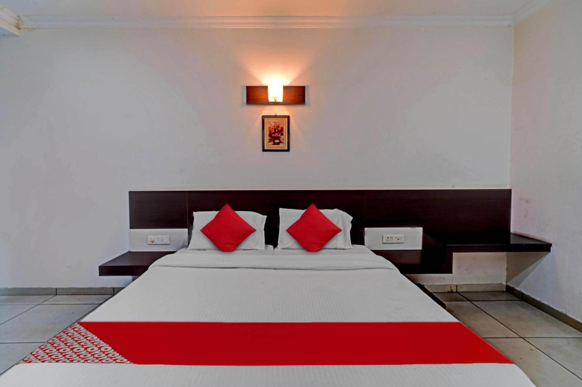 Hotel O Jk Inn Tiruppur Exteriör bild